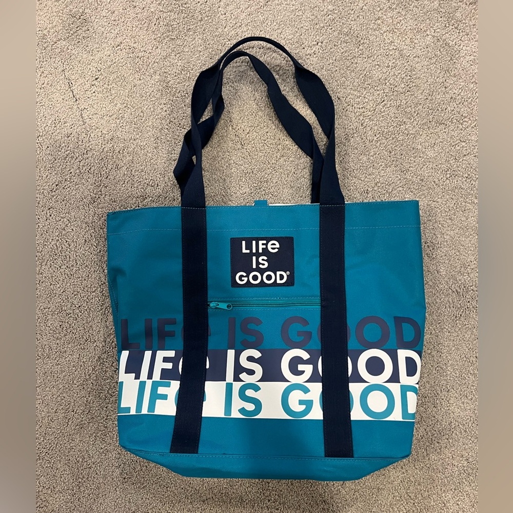 NWOT, never used, Life Is Good beach bag with internal insulated pocket